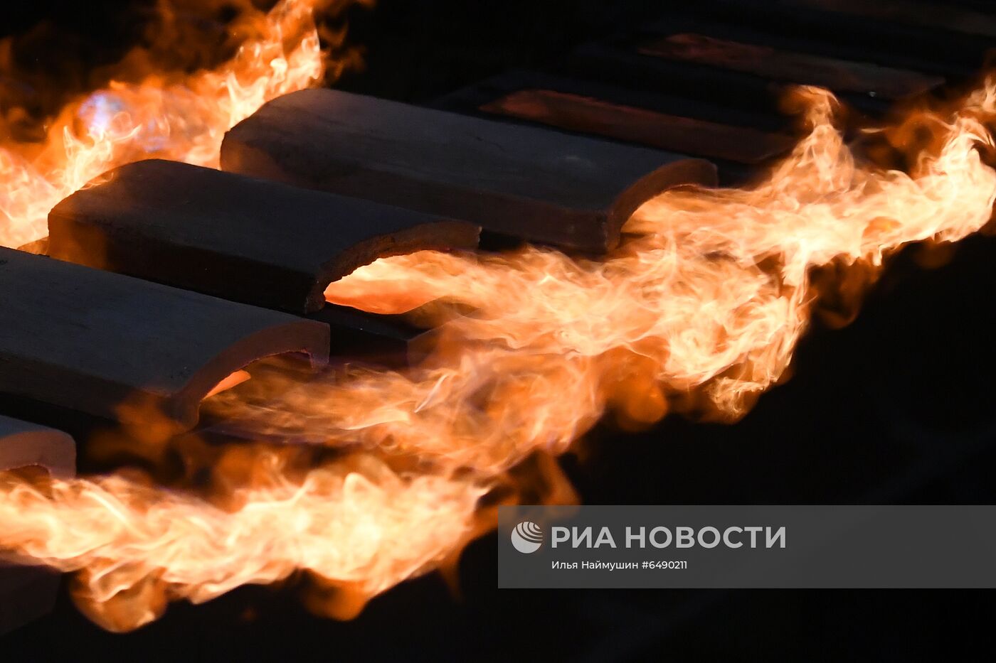 Производство золотых слитков на заводе "Красцветмет"