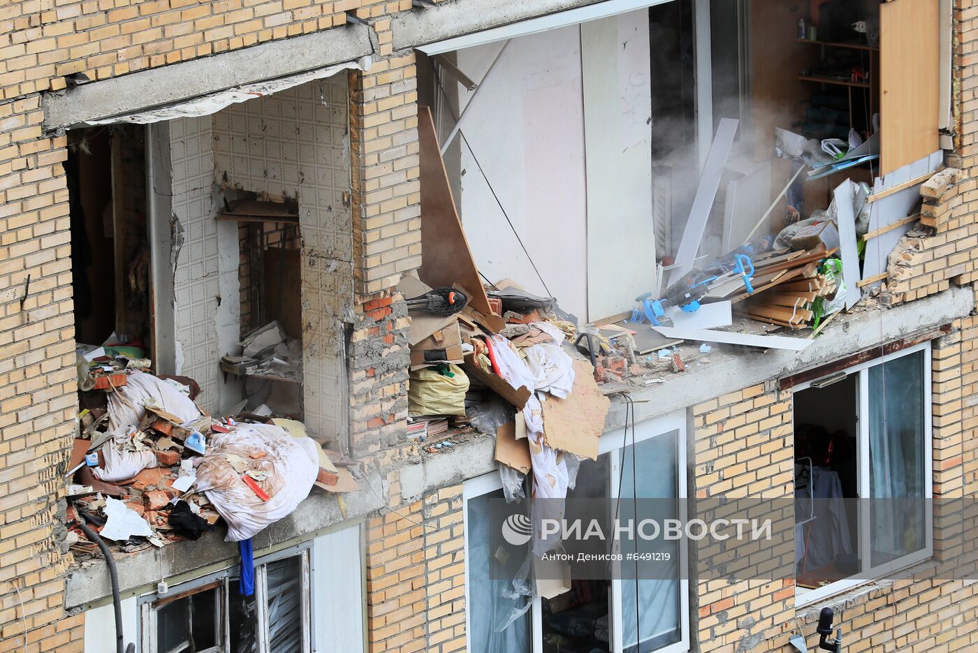 Взрыв произошел в жилом доме в Химках