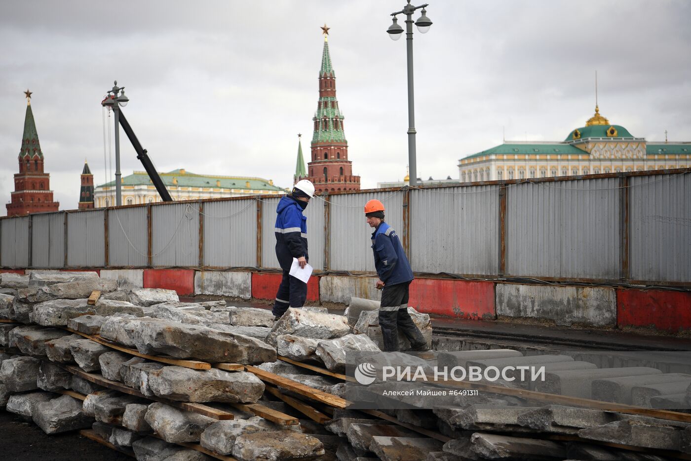 Продолжается реконструкция Большого Каменного моста