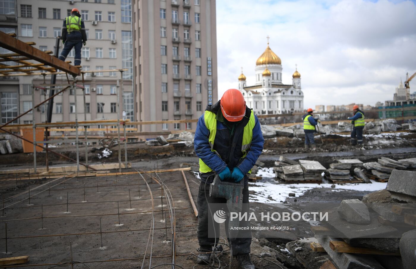 Продолжается реконструкция Большого Каменного моста 