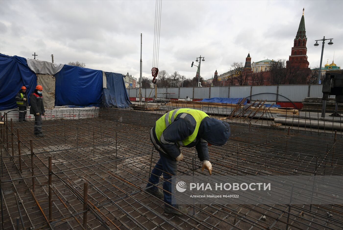 Продолжается реконструкция Большого Каменного моста 