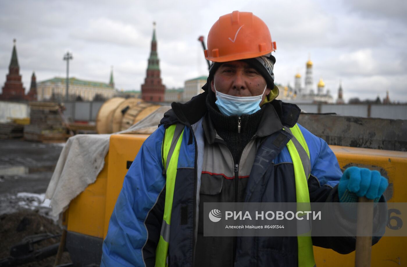 Продолжается реконструкция Большого Каменного моста 