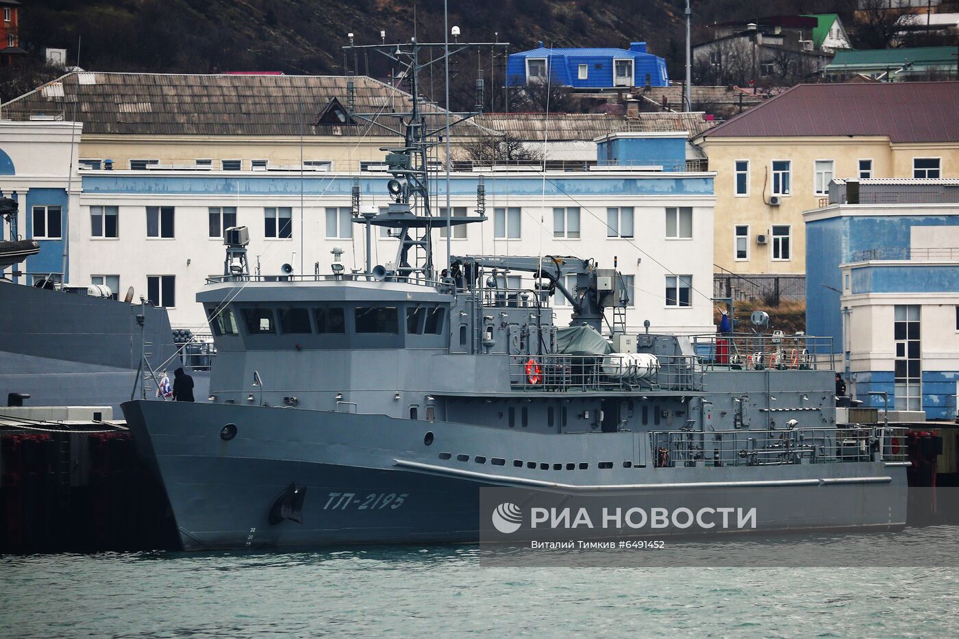 Принятие в состав ВМФ катера-торпедолова ТЛ-2195