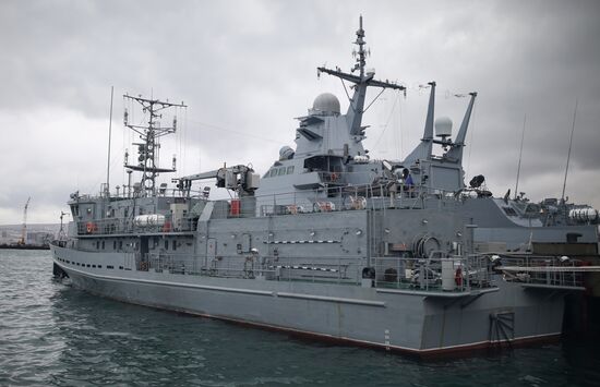 Принятие в состав ВМФ катера-торпедолова ТЛ-2195