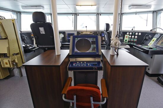 Принятие в состав ВМФ катера-торпедолова ТЛ-2195