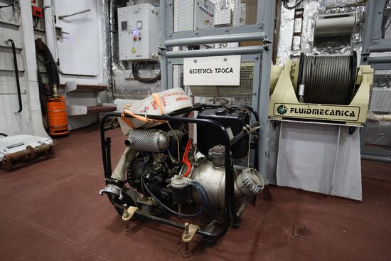 Принятие в состав ВМФ катера-торпедолова ТЛ-2195