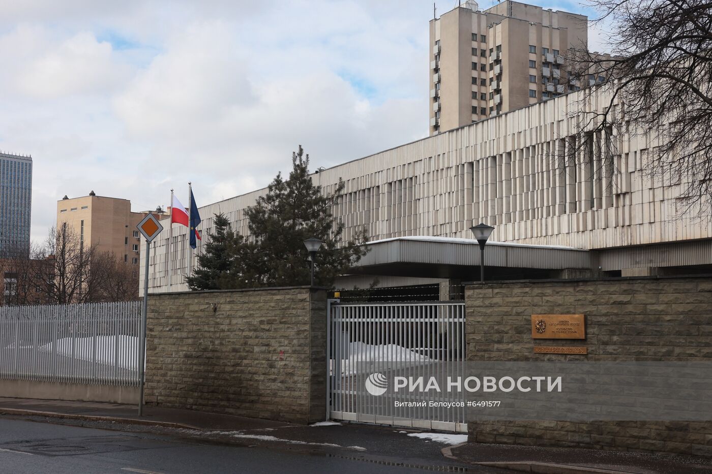 Здания посольств в Москве