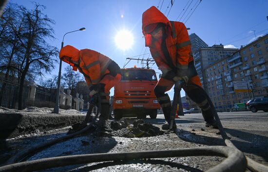 Ремонт асфальтобетонного покрытия на Ленинградском шоссе