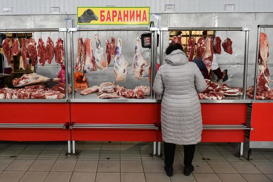 Мясной лабаз на Центральном рынке в Симферополе