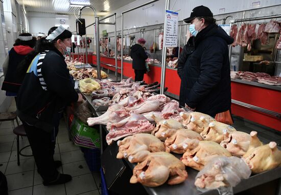 Мясной лабаз на Центральном рынке в Симферополе