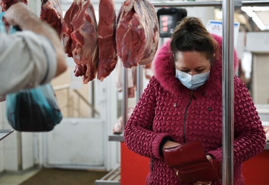 Мясной лабаз на Центральном рынке в Симферополе