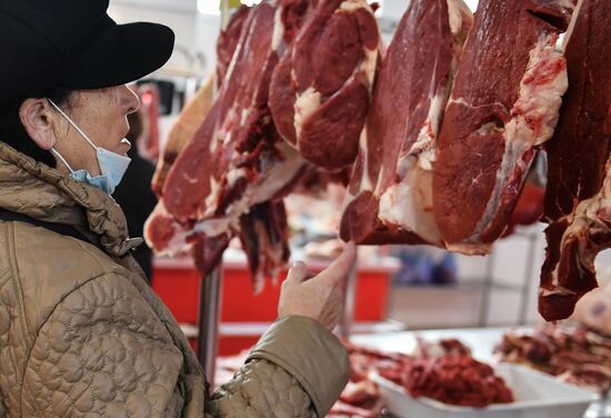 Мясной лабаз на Центральном рынке в Симферополе