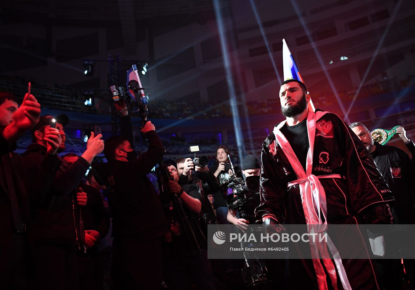 Бокс. Бой А. Бетербиева и А. Дайнеса