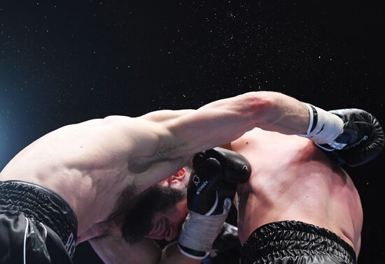 Бокс. Бой А. Бетербиева и А. Дайнеса