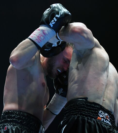 Бокс. Бой А. Бетербиева и А. Дайнеса