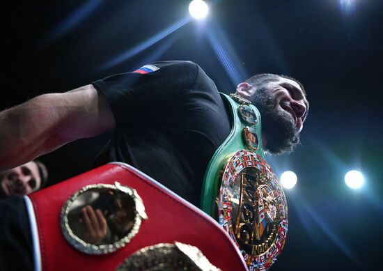 Бокс. Бой А. Бетербиева и А. Дайнеса