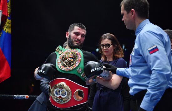 Бокс. Бой А. Бетербиева и А. Дайнеса