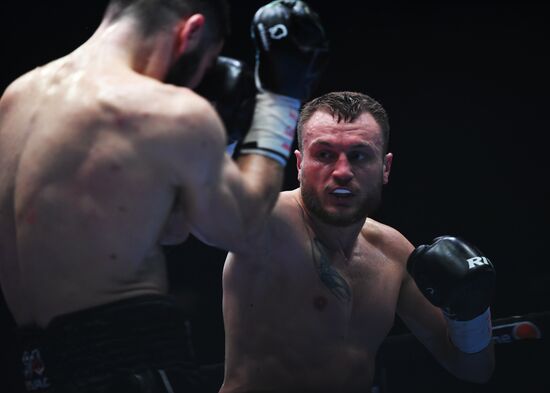 Бокс. Бой А. Бетербиева и А. Дайнеса