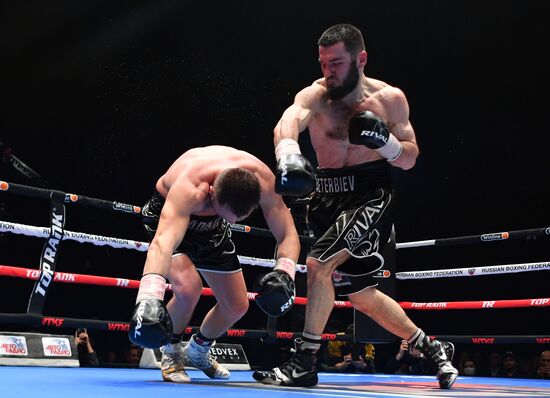 Бокс. Бой А. Бетербиева и А. Дайнеса