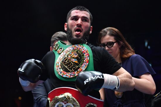 Бокс. Бой А. Бетербиева и А. Дайнеса