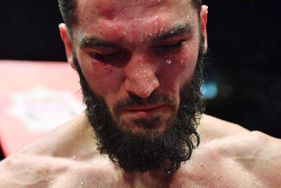 Бокс. Бой А. Бетербиева и А. Дайнеса