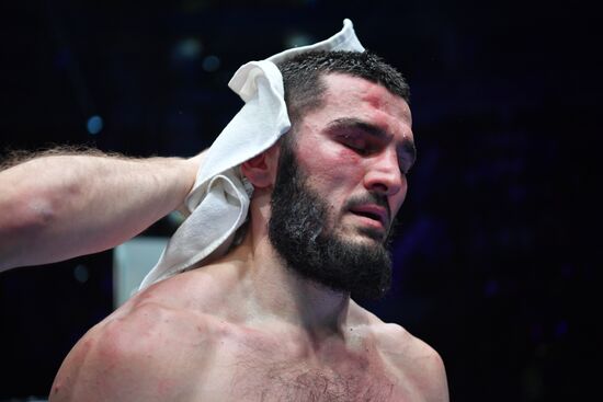 Бокс. Бой А. Бетербиева и А. Дайнеса