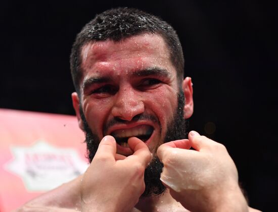 Бокс. Бой А. Бетербиева и А. Дайнеса