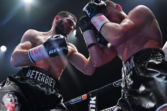 Бокс. Бой А. Бетербиева и А. Дайнеса