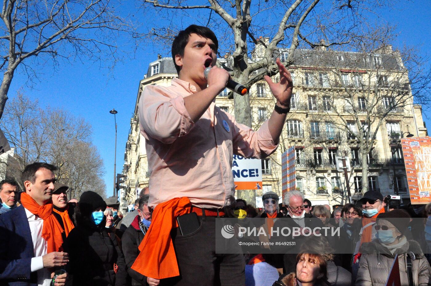 Акции против карантинных ограничений в Европе