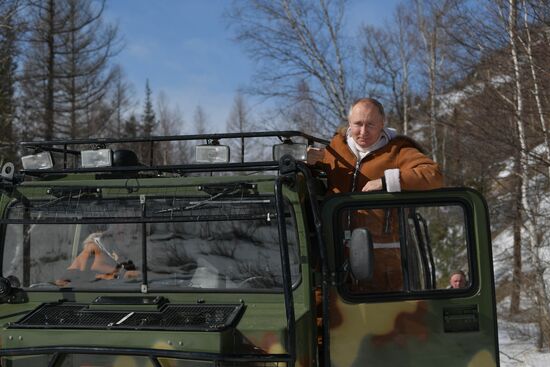 Отдых президента РФ В. Путина в Сибири