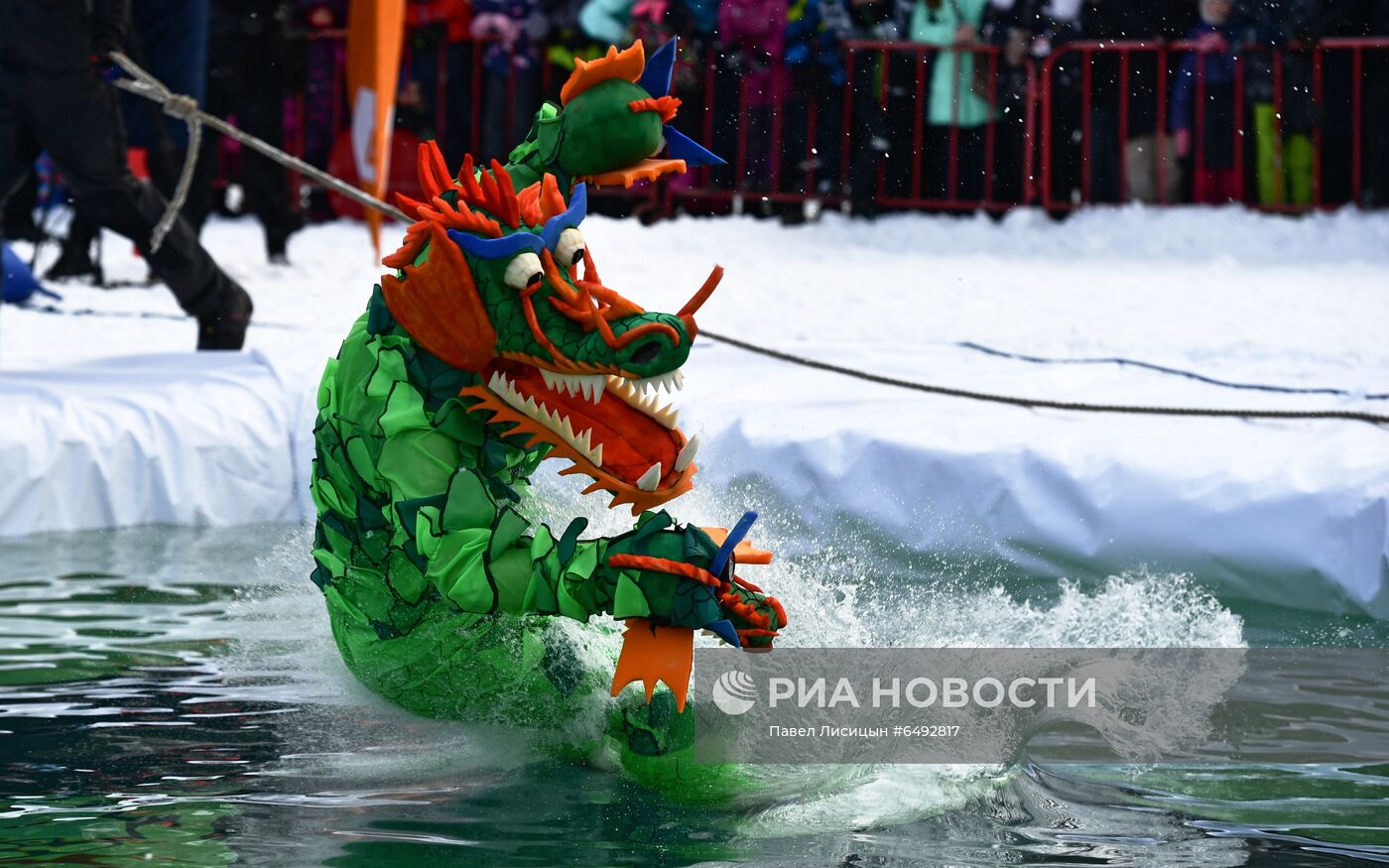 Экстремальное аква-шоу "Прыгни и замерзни" в Екатеринбурге