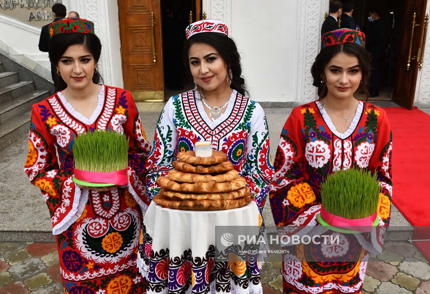 Празднование Навруза в странах ближнего зарубежья