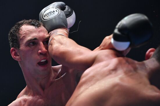 Бокс. Бой А. Бетербиева и А. Дайнеса