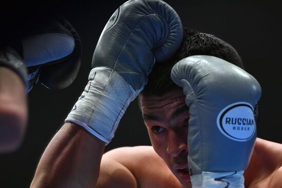 Бокс. Бой А. Бетербиева и А. Дайнеса