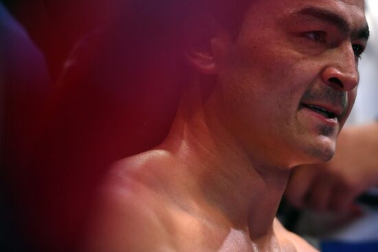 Бокс. Бой А. Бетербиева и А. Дайнеса