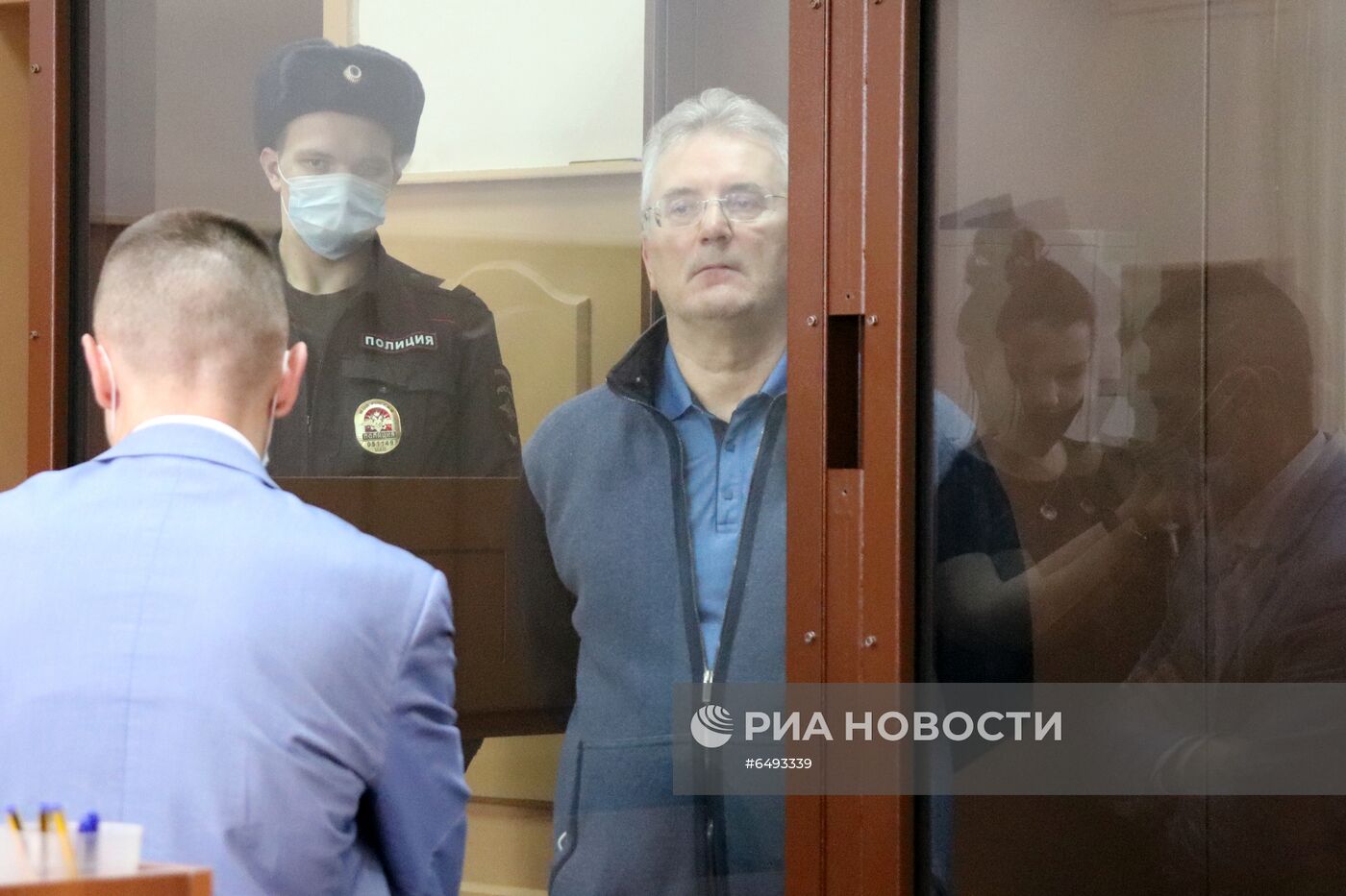 Рассмотрение ходатайства об аресте губернатора Пензенской области Белозерцева и других фигурантов по делу о взятке