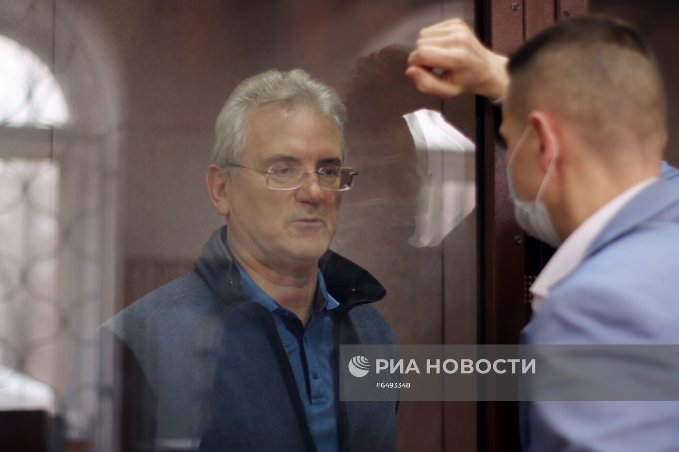 Рассмотрение ходатайства об аресте губернатора Пензенской области Белозерцева и других фигурантов по делу о взятке