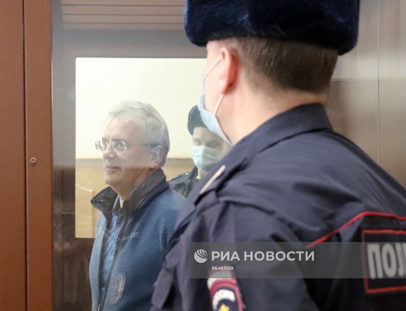 Рассмотрение ходатайства об аресте губернатора Пензенской области Белозерцева и других фигурантов по делу о взятке