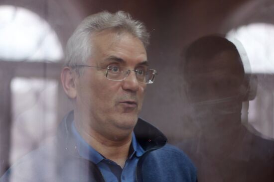 Рассмотрение ходатайства об аресте губернатора Пензенской области Белозерцева и других фигурантов по делу о взятке