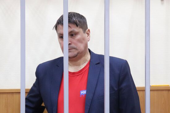 Рассмотрение ходатайства об аресте губернатора Пензенской области Белозерцева и других фигурантов по делу о взятке