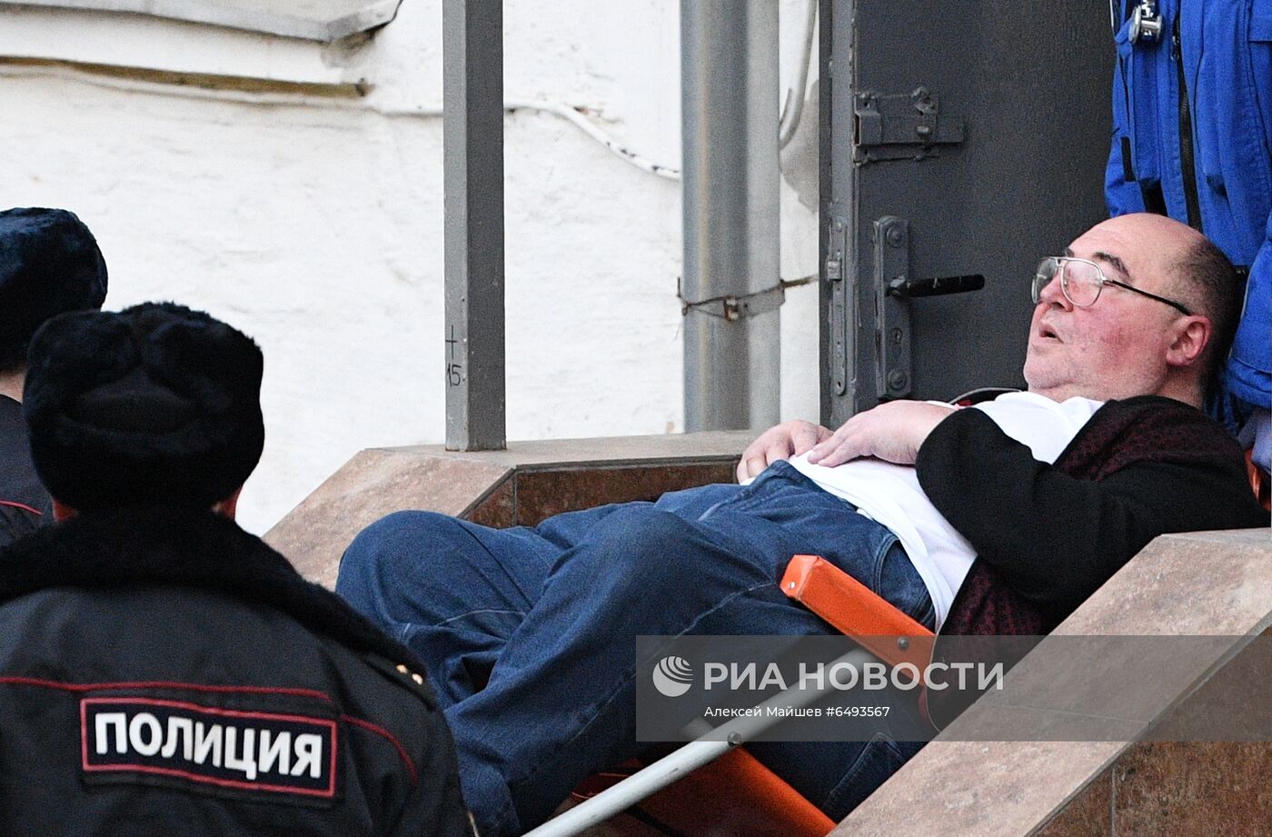 Рассмотрение ходатайства об аресте губернатора Пензенской области Белозерцева и других фигурантов по делу о взятке