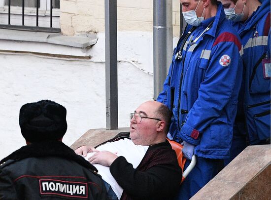 Рассмотрение ходатайства об аресте губернатора Пензенской области Белозерцева и других фигурантов по делу о взятке