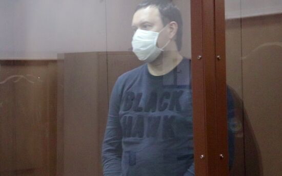 Рассмотрение ходатайства об аресте губернатора Пензенской области Белозерцева и других фигурантов по делу о взятке