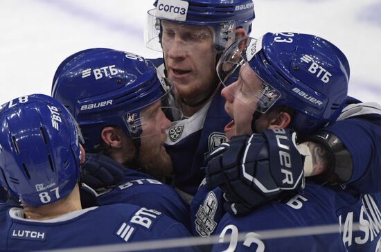 Хоккей. КХЛ. Матч "Динамо" (Москва) - СКА