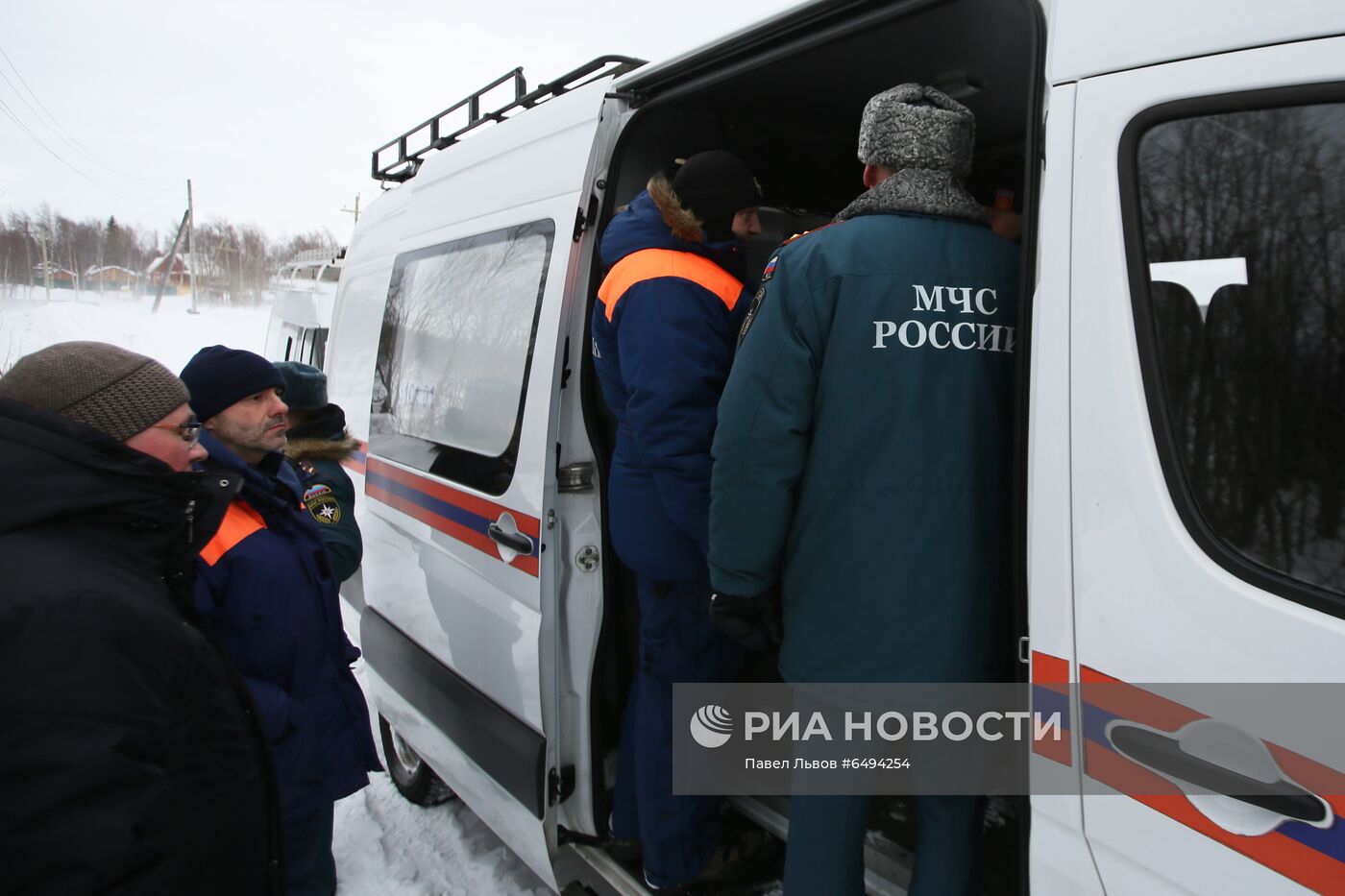 Эвакуация детей, попавших под снежную лавину в Хибинах | РИА Новости  Медиабанк