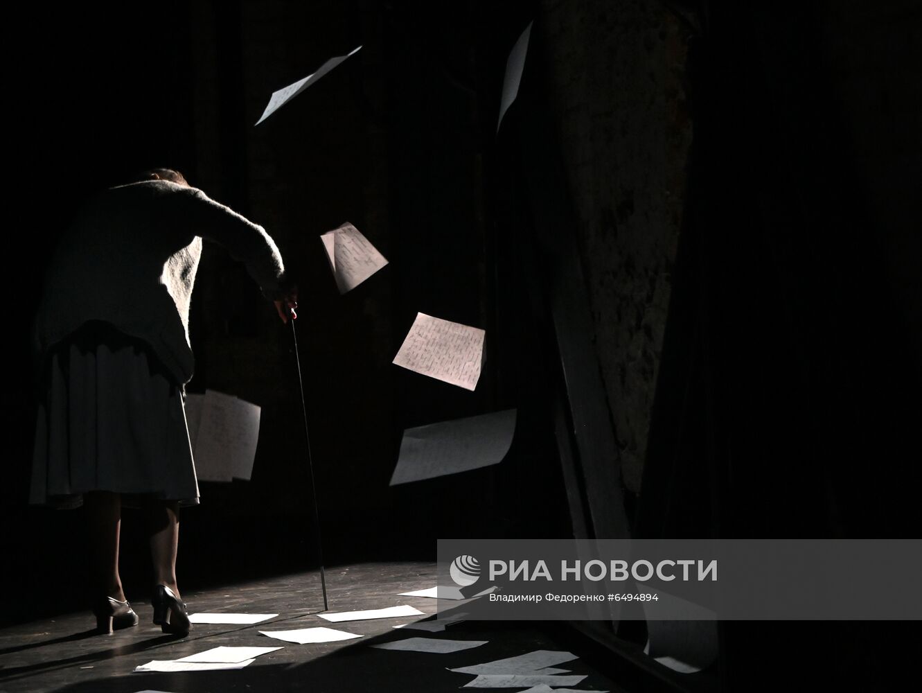 Спектакль "Обещание на рассвете" в Tеатре им. Е. Вахтангова