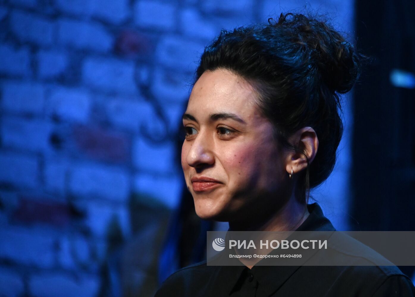 Спектакль "Обещание на рассвете" в Tеатре им. Е. Вахтангова