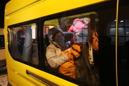 Эвакуация детей, попавших под снежную лавину в Хибинах