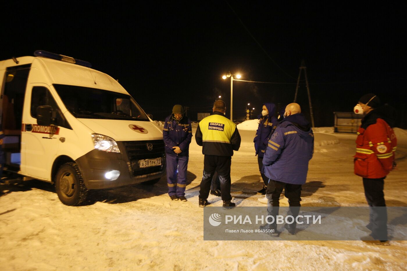 Эвакуация детей, попавших под снежную лавину в Хибинах