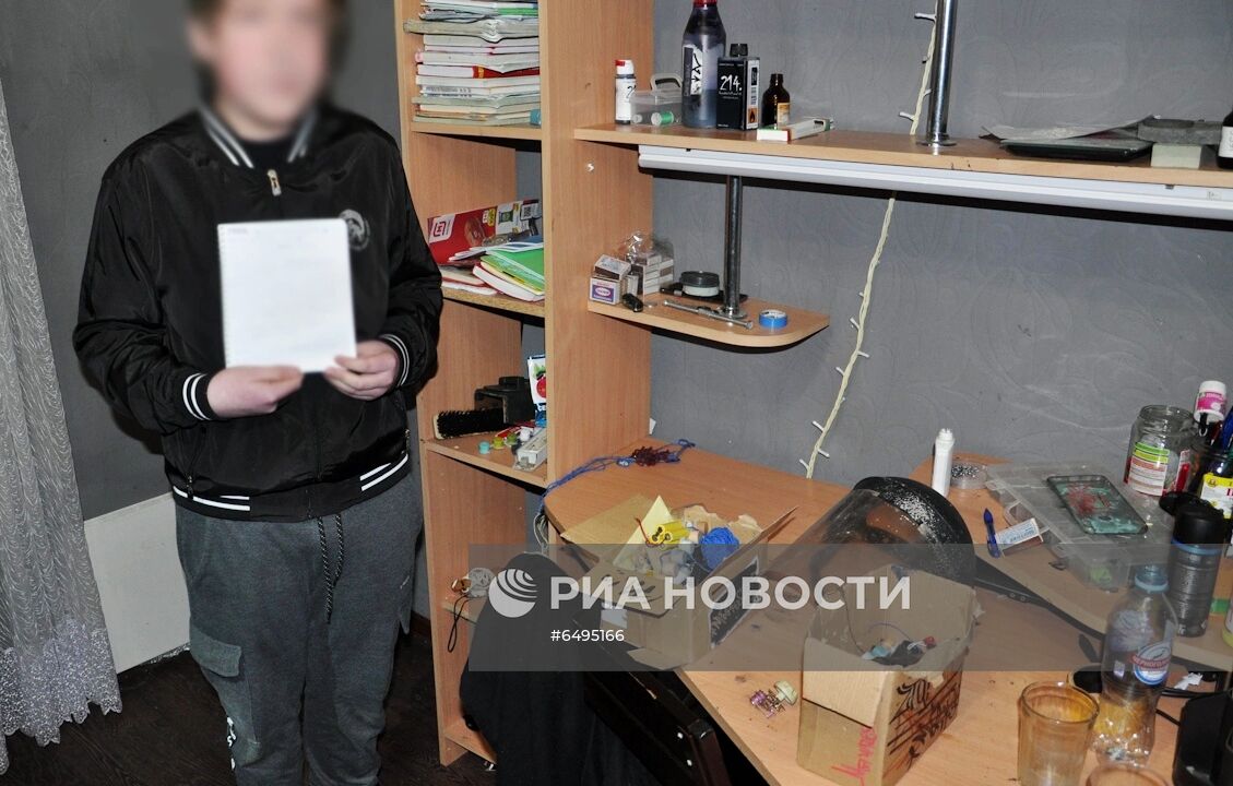 ФСБ РФ задержала подростка, подозреваемого в нападении на одноклассников